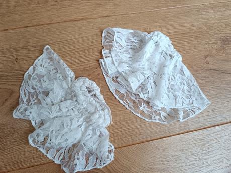 Cipkovana kravata a rukavniky,