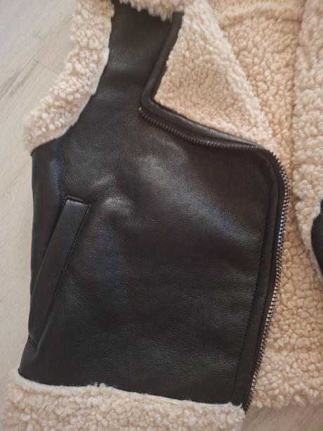 Koženková zateplená vesta, sinsay,146