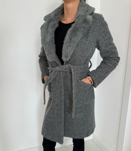 Vlneny kabat s pravou kozusinou, s