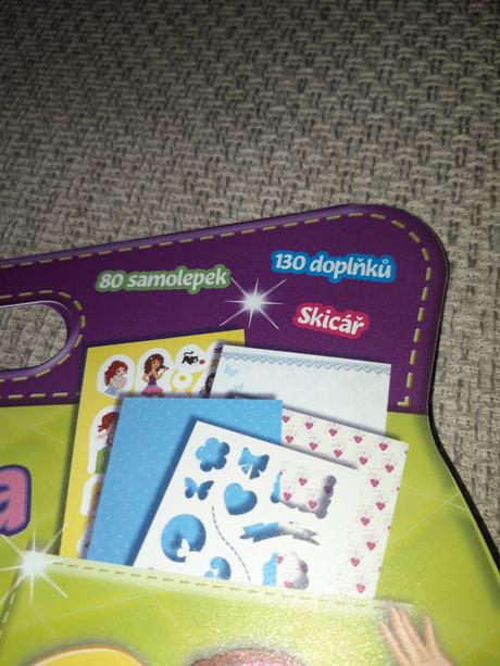 Zábavná kniha/zošit pre dievčatá,