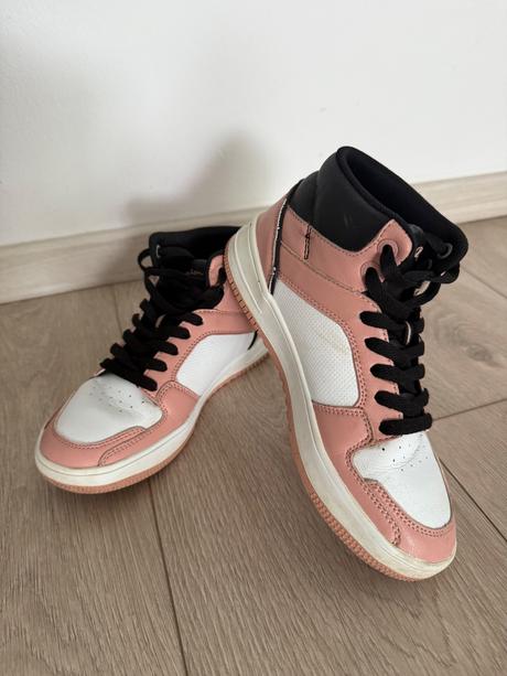 Tenisky, champion,36