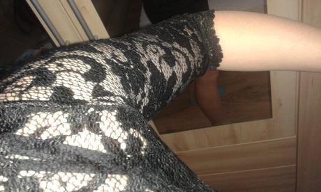 Čierne čipkované šaty, m