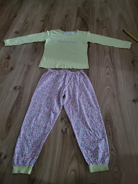 Pyžamo, slovenka,122