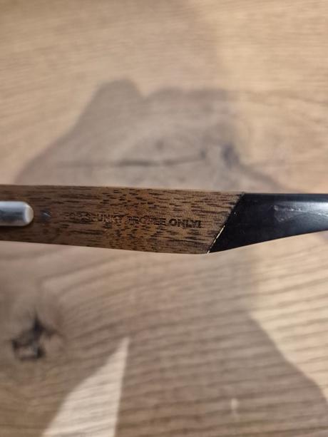 Slenčné okuliare s dreveným rámom, 