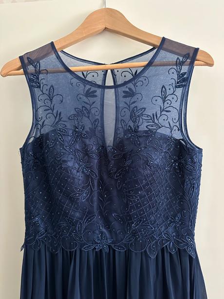 Spoločenské šaty, 40