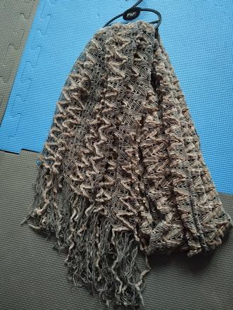 Šál sivo béžový, m