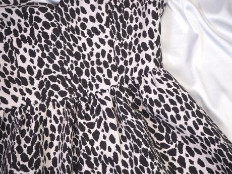 Kvalitné elegantné šaty portmans, 36