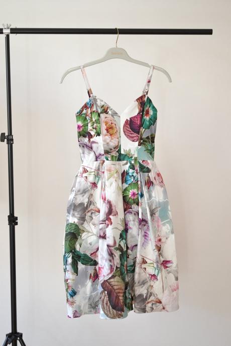 Kvetované šaty 34, 34