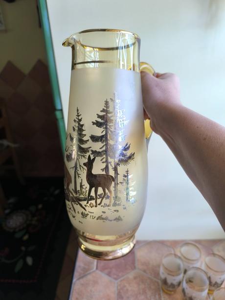 Poháre s polovnickym motívom, 