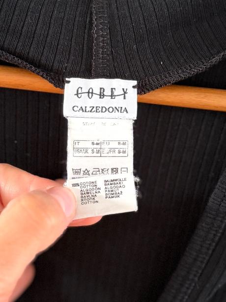 Rebrované čierne šaty bez rukávov s kapucňou, calzedonia,m
