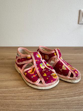 Dievčenské papuče, manik,23