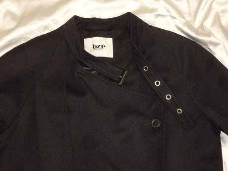 Luxusný čierny prechodný kabát, s