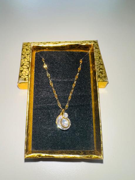 Zlatý náhrdelník, 