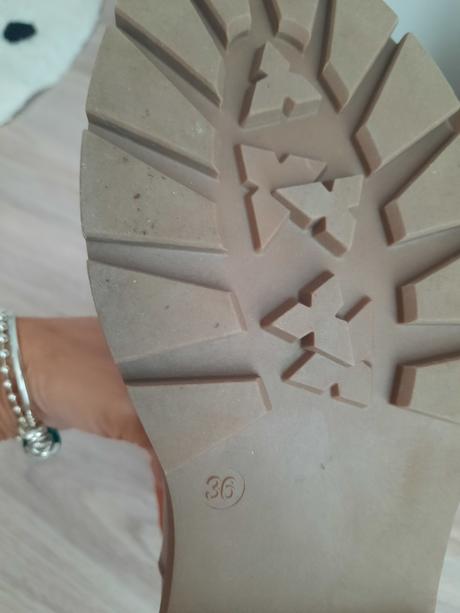 Členkové čižmy, 36