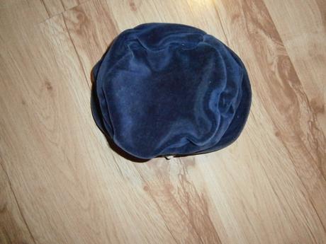 Klobúčik, adams,110