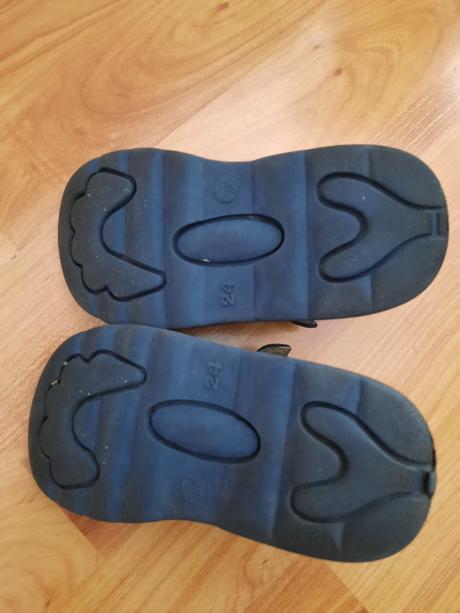 Kozené sandalky, 24