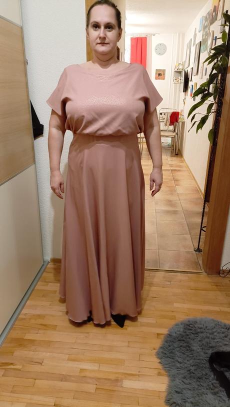 Spoločenské šaty, 48