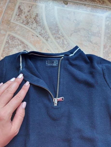 Krásne tričko so zipsom, next,104