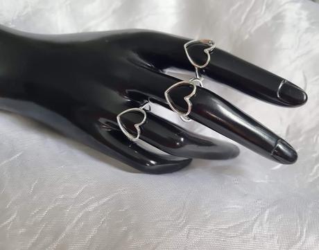 Strieborný prsteň s veľkým srdcom,