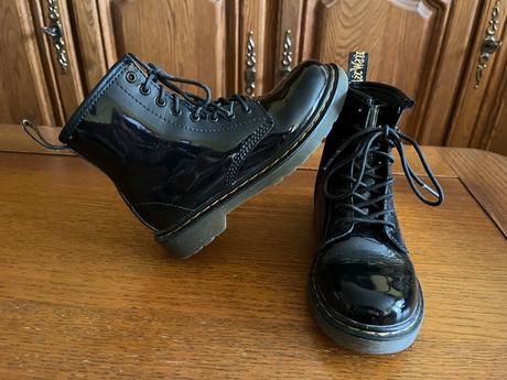 Dr. martens členkové šnurovacie čižmičky, 32