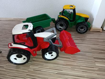 Traktor veľký s vlečkou, alebo traktor bager, 