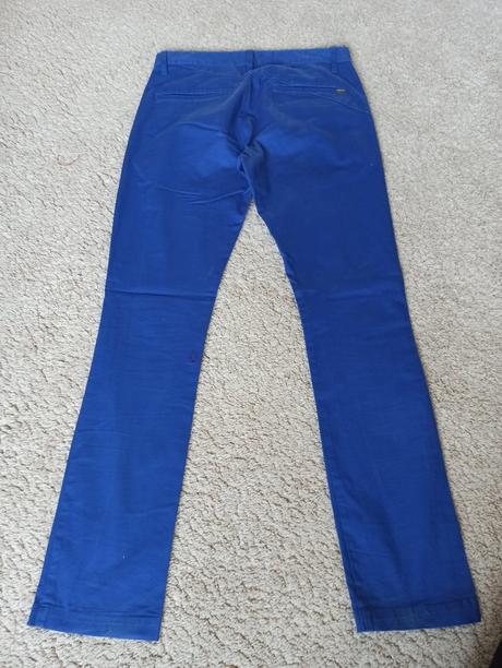 Modré nohavice, 32