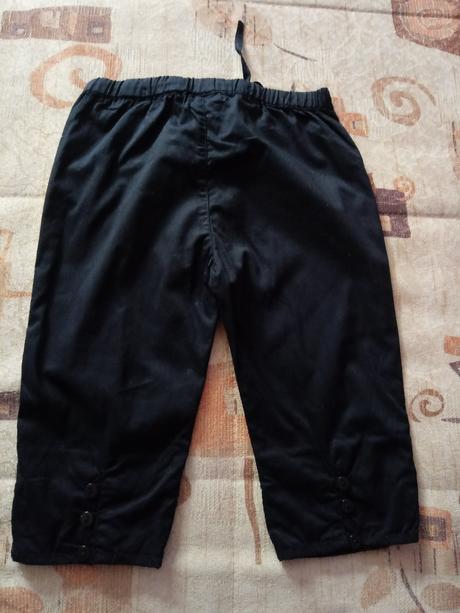 Cierne tenke nohavice, 98