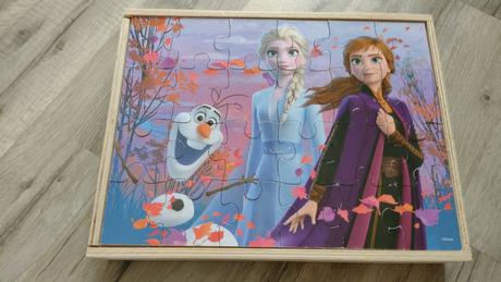 Drevené puzzle frozen,