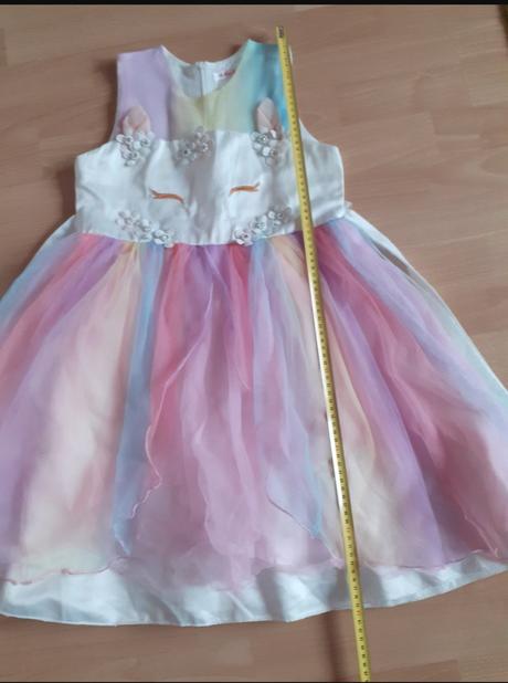 Jednorožcove šaty, 134