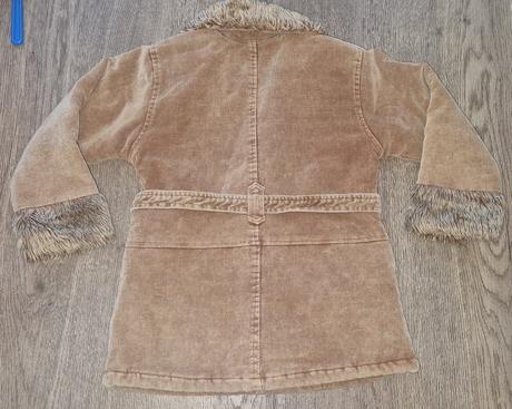 Hnedý kabát / bunda, 104
