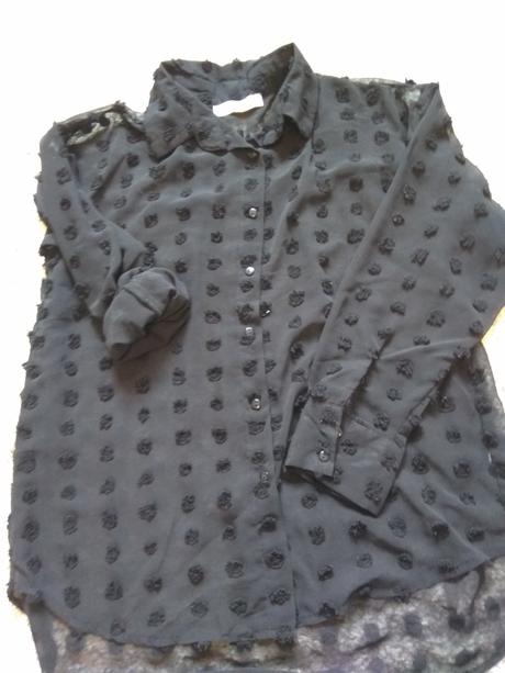 Bluzka s vystúpením gulickami, s