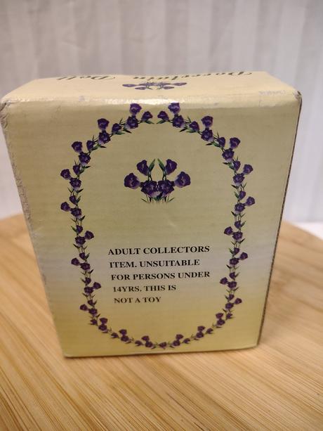 Zberateľská porcel. bábika, pôvodné balenie 11 cm, 