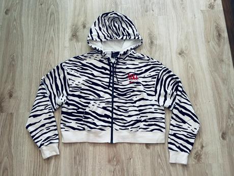 Štýlová mikina značky nike, pc 80 eur, nike