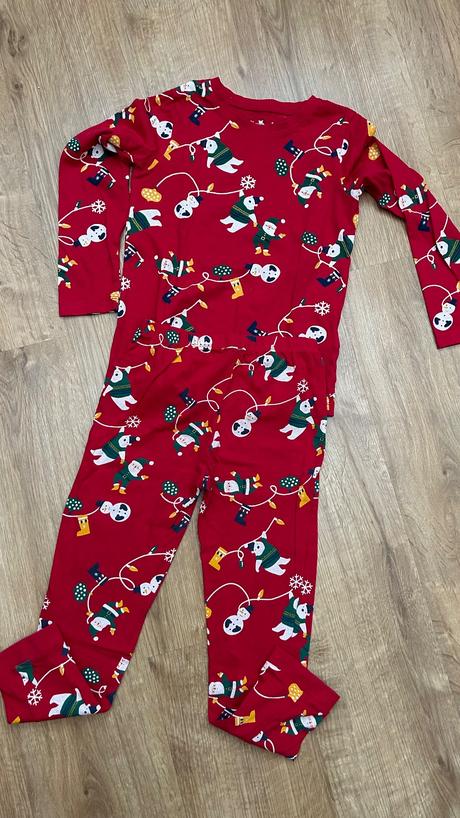 Pyžamo vianočné, 122