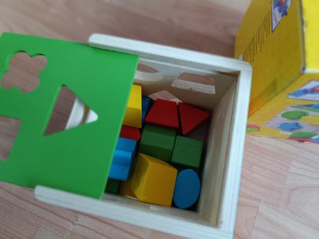 Drevená vkladačka kocka, 