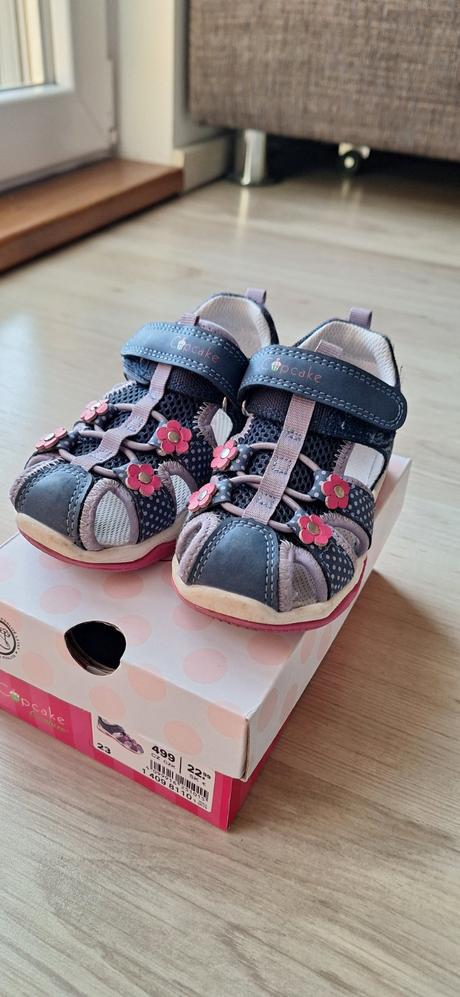 Kozeno textilne sandalky, 23