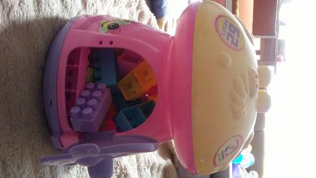 Stavebnica vo veselom domčeku, 