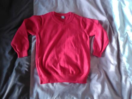 Červený pulóver s v výstrihom, tu,110