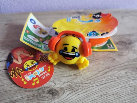 Kinder joy emojoy music,