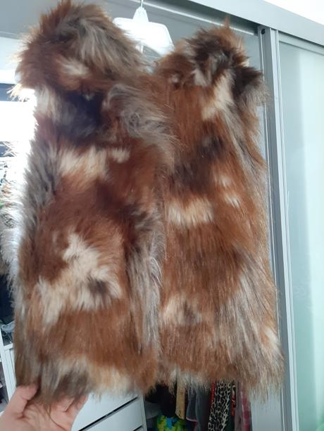 Dokonalá kožušinková vestička od nextu na 4-7r., next,122