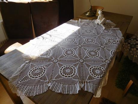 Veľký biely obrus ručne uháčkvaný biely, 
