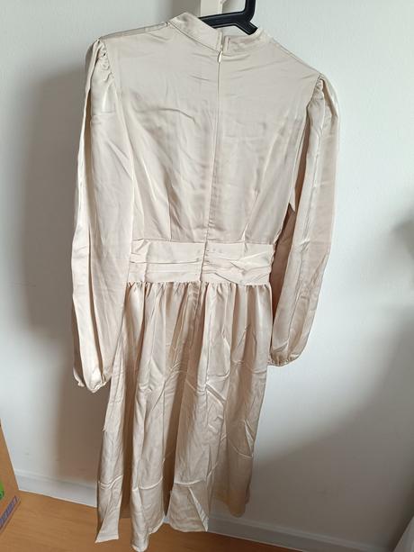 Nove satenove spolocenske saty, s