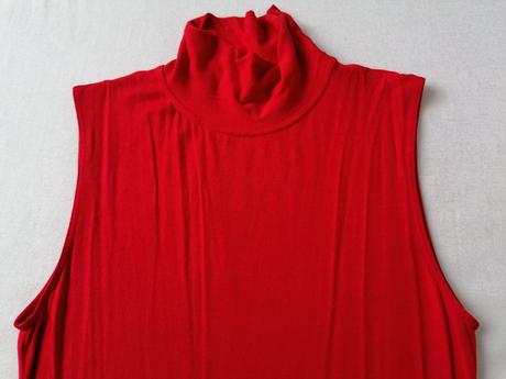 Červený rolacik, s