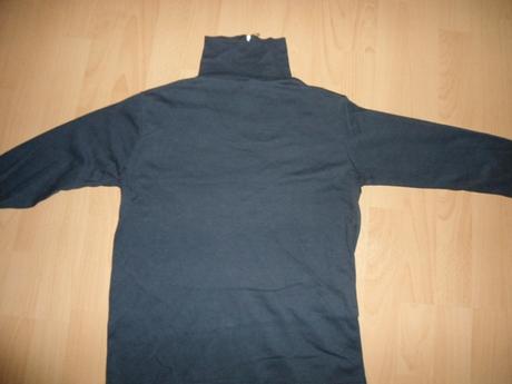 Tmave modre tricko, 152