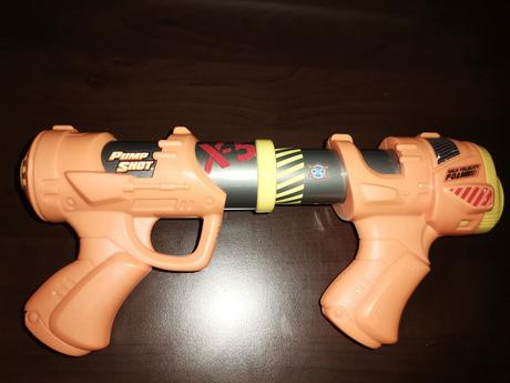 Detská zbraň /vystreľovacia pištoľ, 