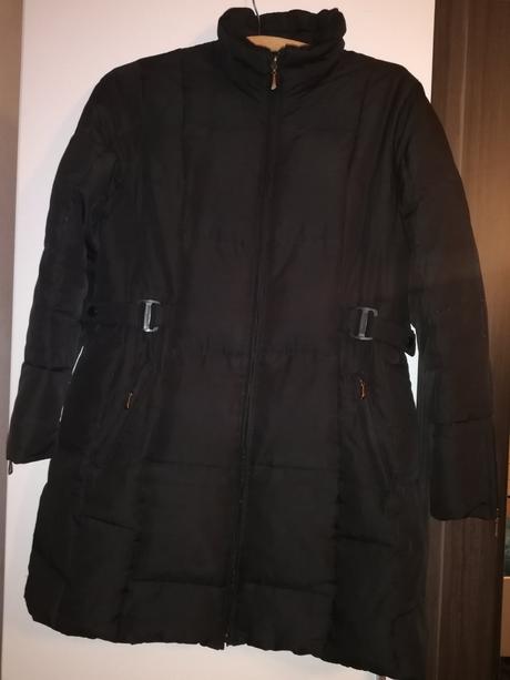 Čierna dlhšia bunda, 46