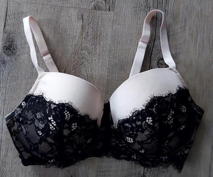 Ružovo čierna čipkovaná podprsenka, 80e