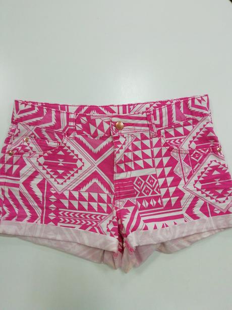 Ružové vzorované kraťasy, 152