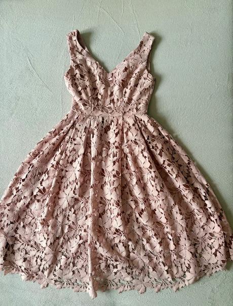 Luxusné čipkované šaty v púdrovo-ružovej farbe, mohito,xs