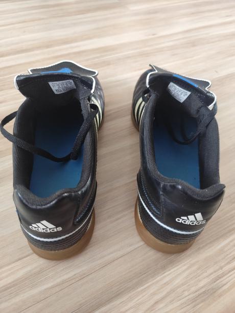 Tenisky halovky, adidas,44